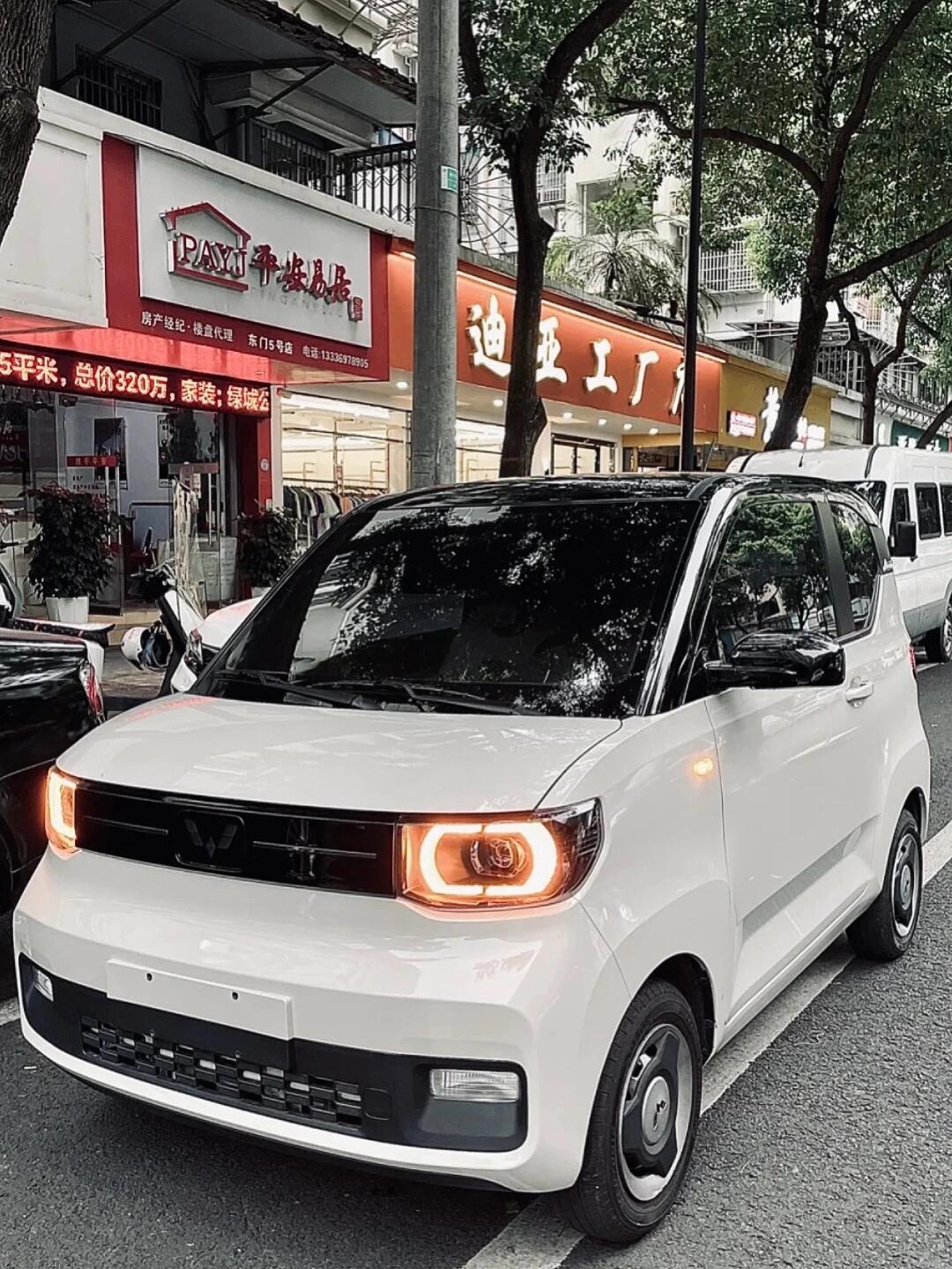 宏光MINIEV生椰白 高級(jí)感爆棚的城市出行新寵，房產(chǎn)經(jīng)紀(jì)人的移動(dòng)咨詢站